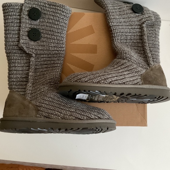 FINAL SALE 🎈New UGG Kids K Cardy Pull-on Knit Boot Size 4 * - Picture 9 of 14